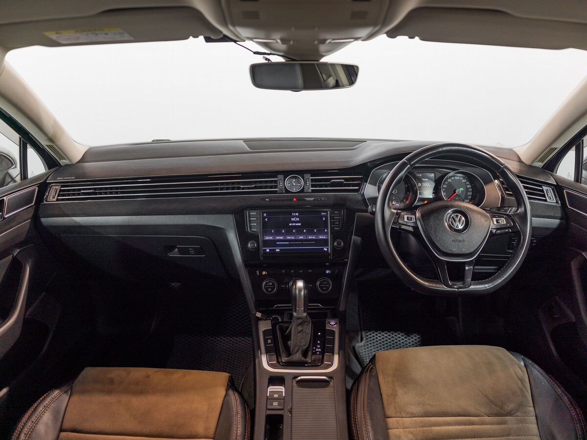 Volkswagen Passat 2015 - фото автомобиля