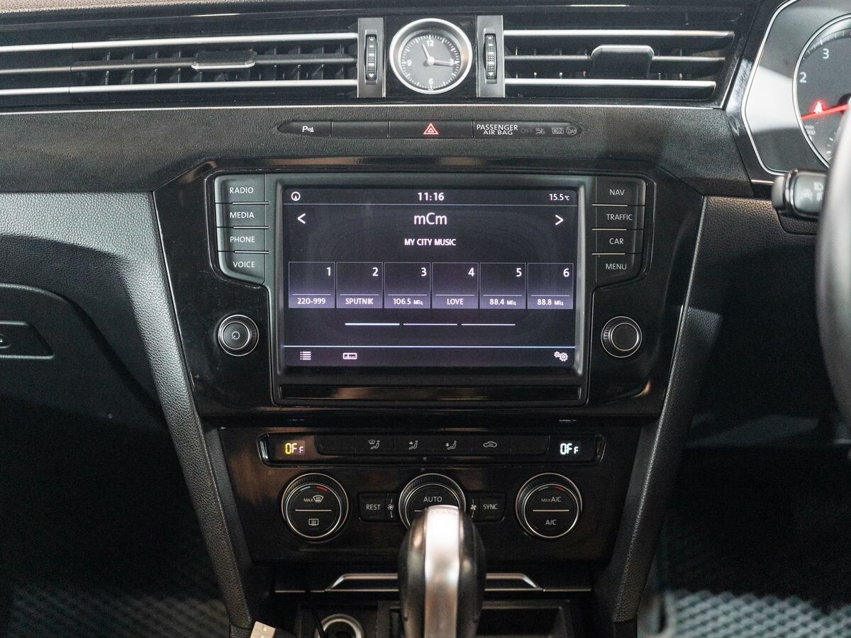 Volkswagen Passat 2015 - фото автомобиля
