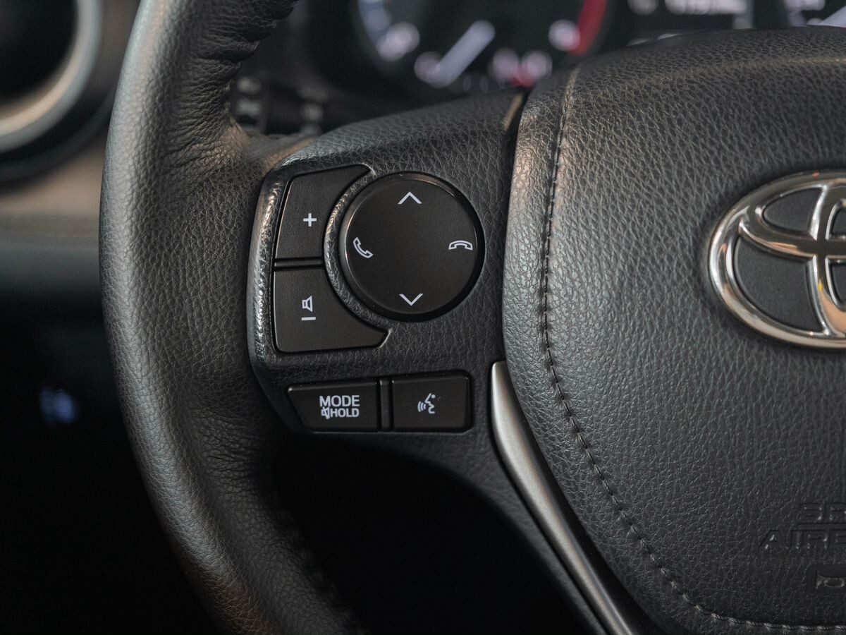 Toyota RAV4 2017 - фото автомобиля