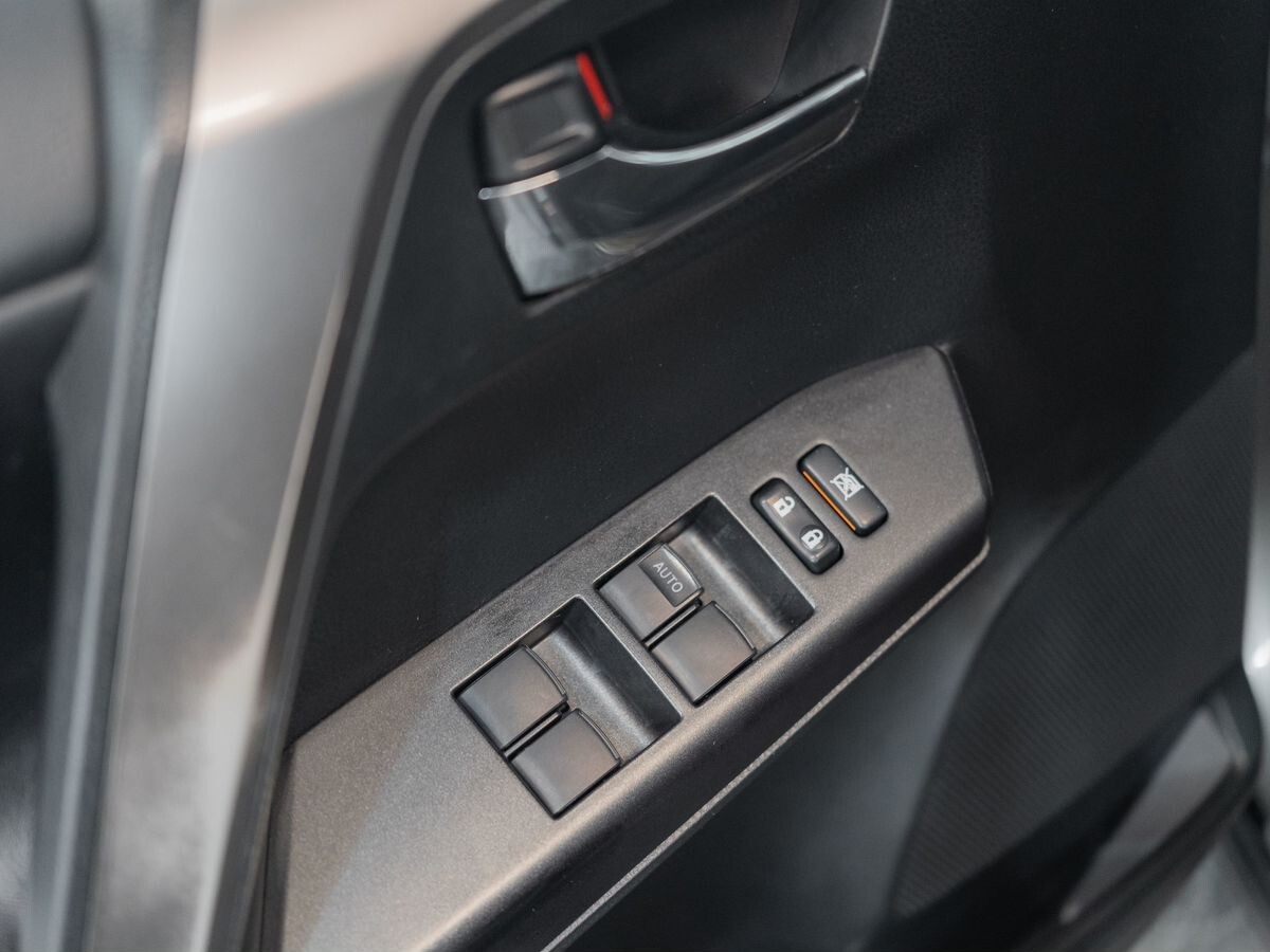 Toyota RAV4 2017 - фото автомобиля