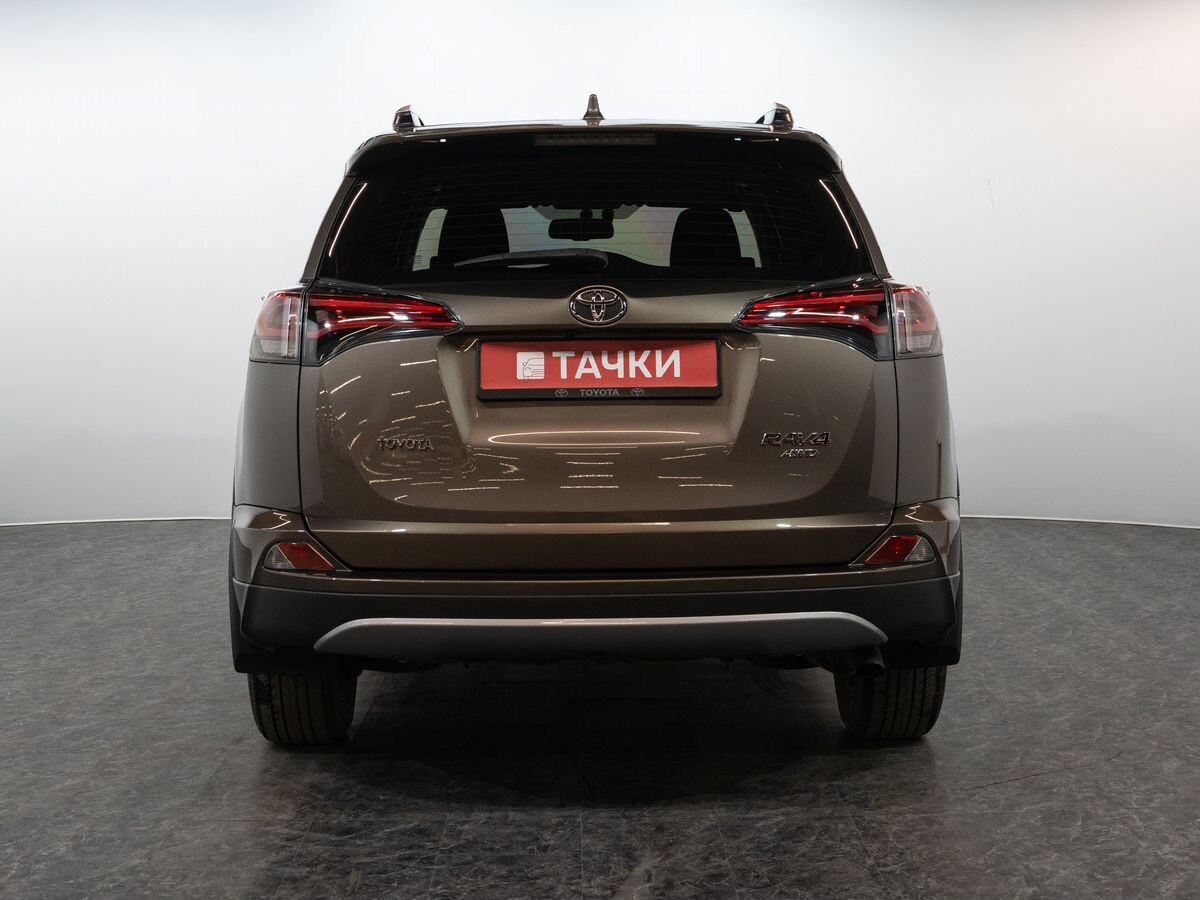 Toyota RAV4 2017 - фото автомобиля