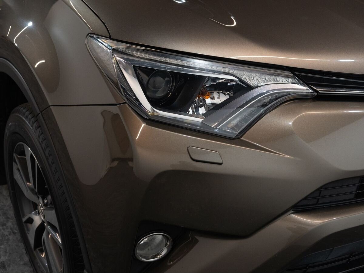 Toyota RAV4 2017 - фото автомобиля