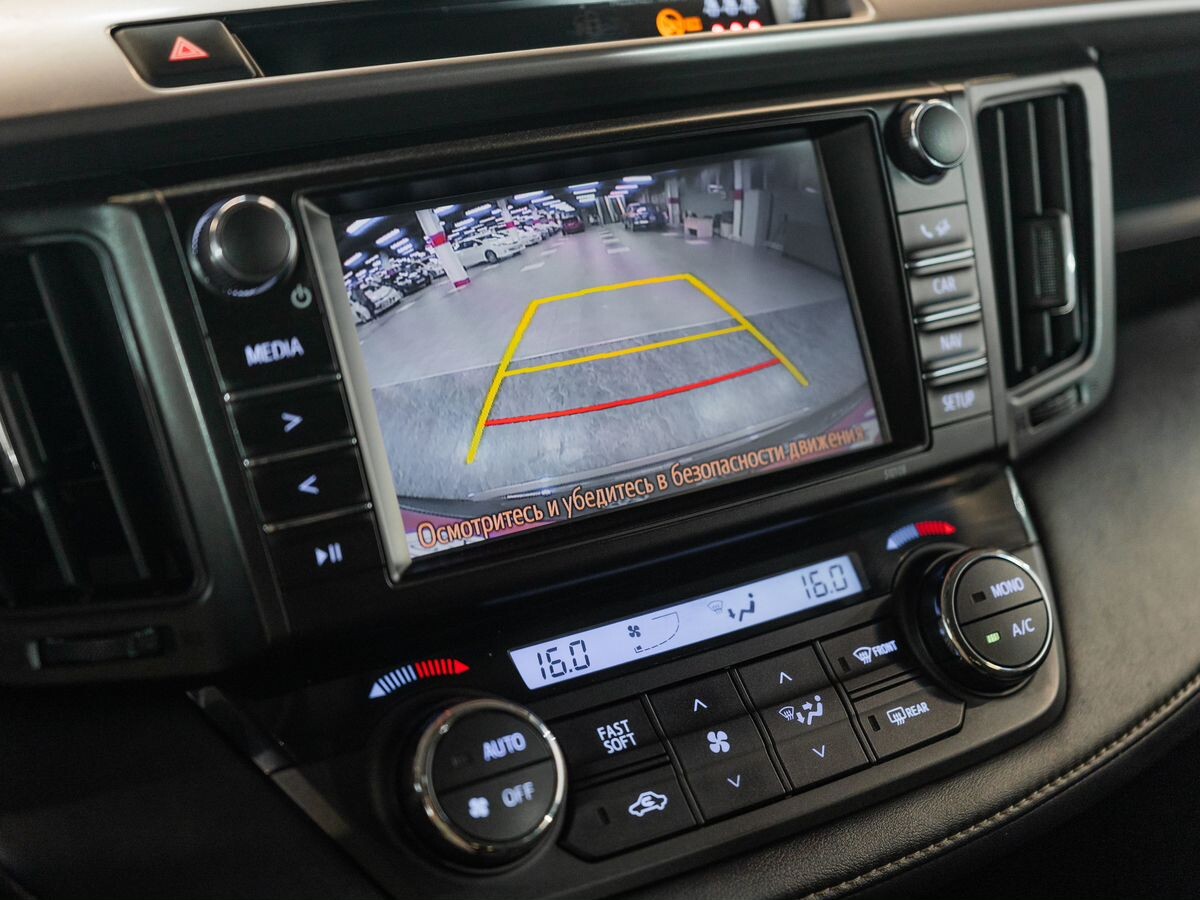 Toyota RAV4 2017 - фото автомобиля