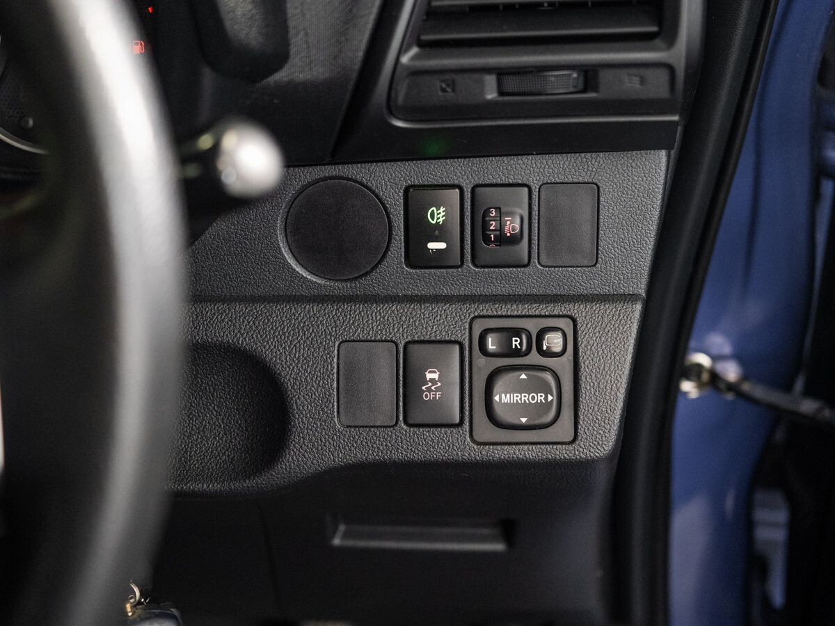 Toyota Ractis 2014 - фото автомобиля