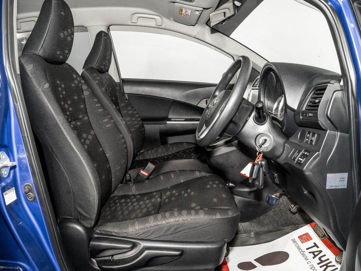 Toyota Ractis 2014 - фото автомобиля
