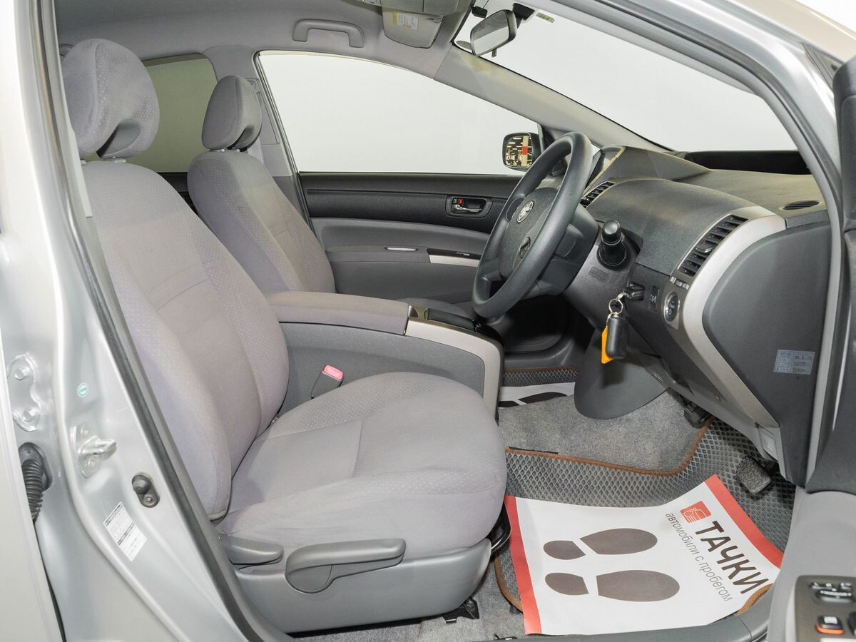 Toyota Prius 2009 - фото автомобиля