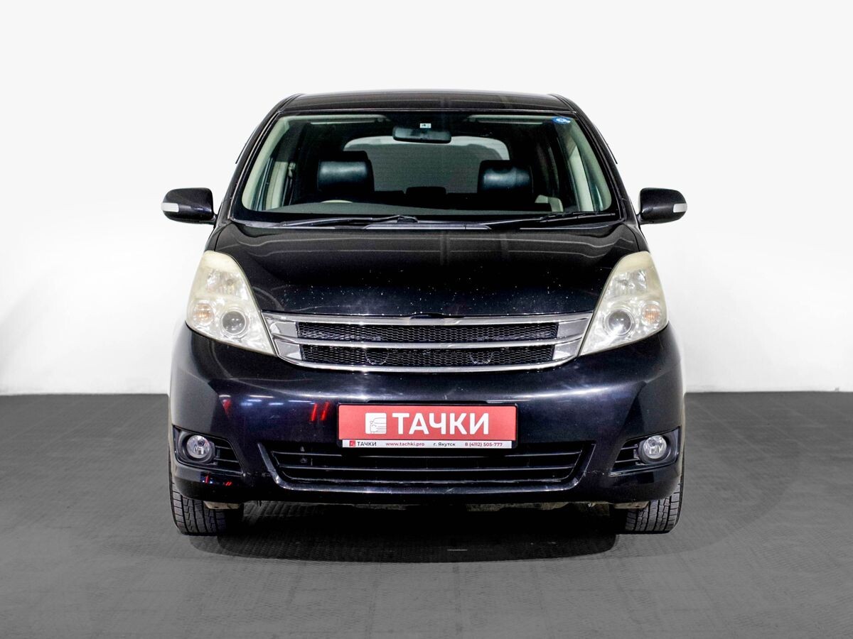 Toyota Isis 2010 - фото автомобиля