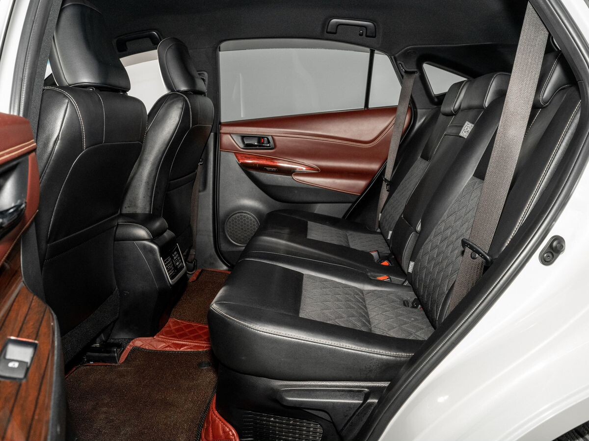 Toyota Harrier 2017 - фото автомобиля