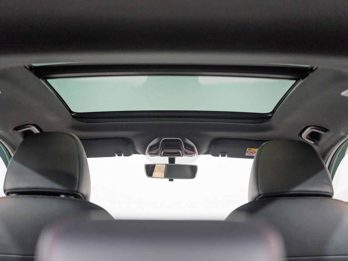 Geely Coolray 2022 - фото автомобиля