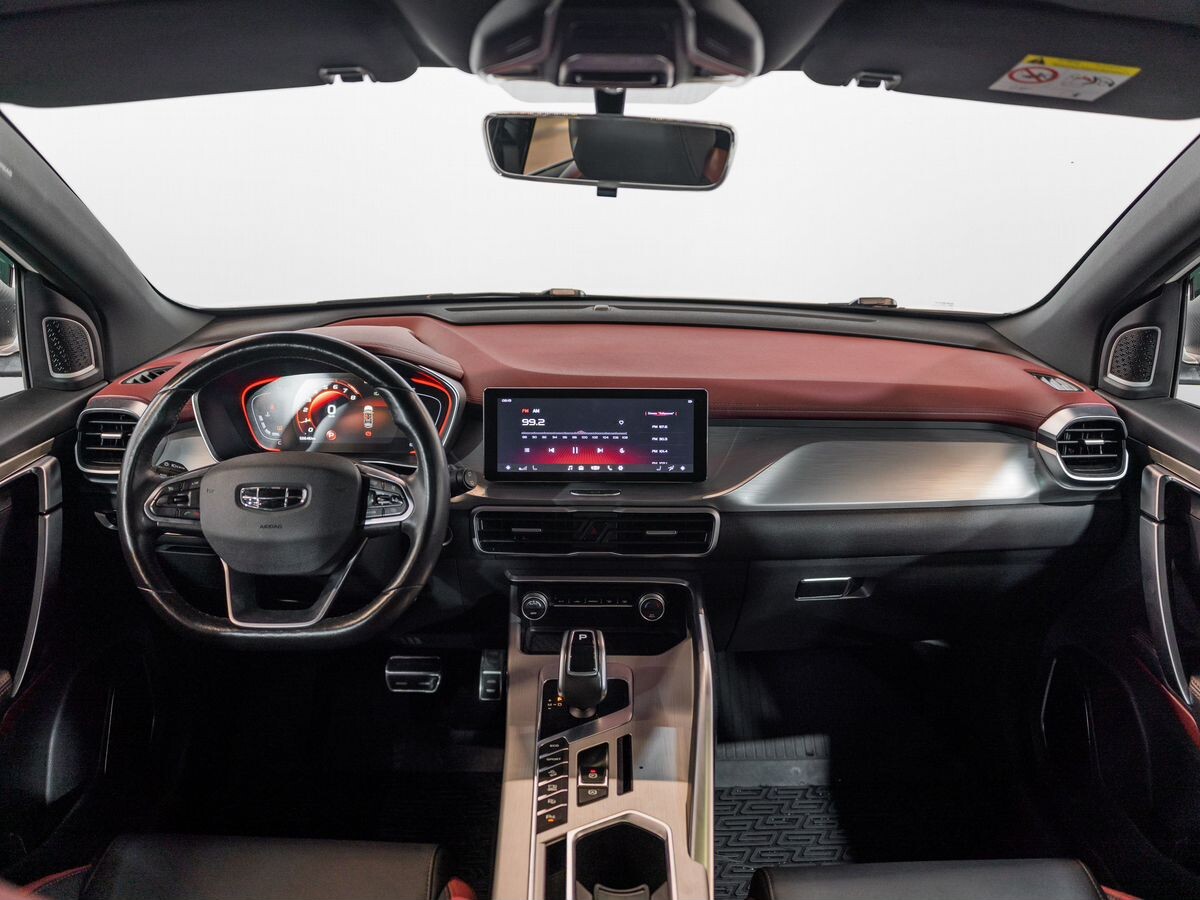 Geely Coolray 2022 - фото автомобиля