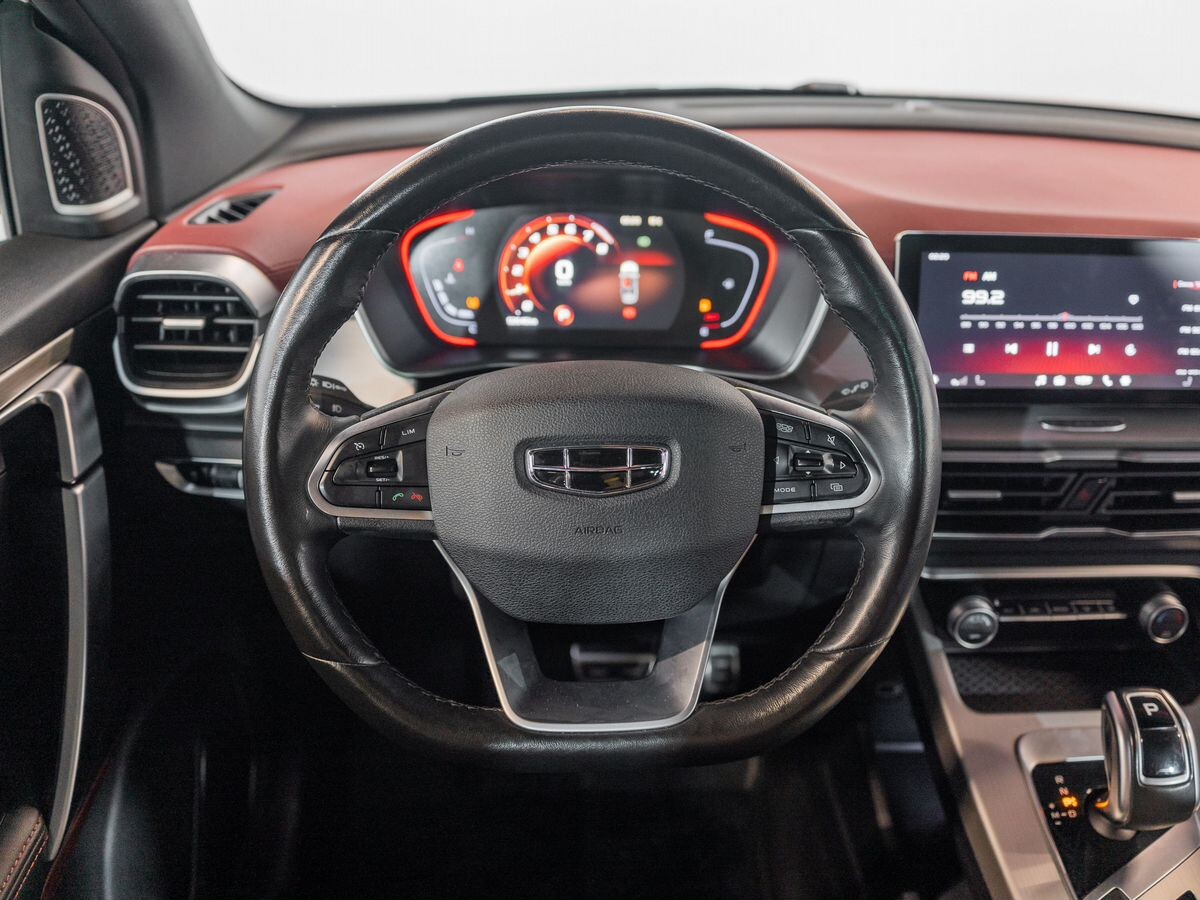Geely Coolray 2022 - фото автомобиля