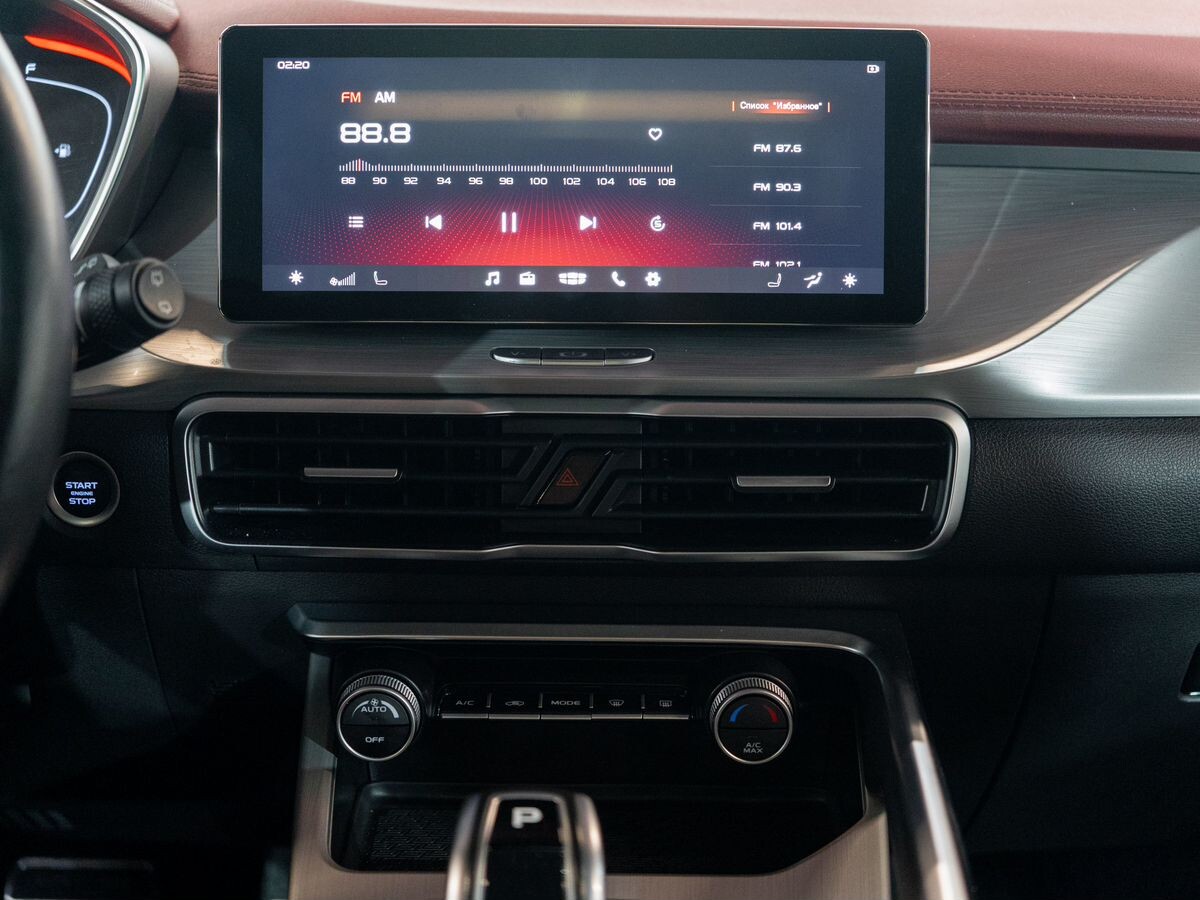 Geely Coolray 2022 - фото автомобиля