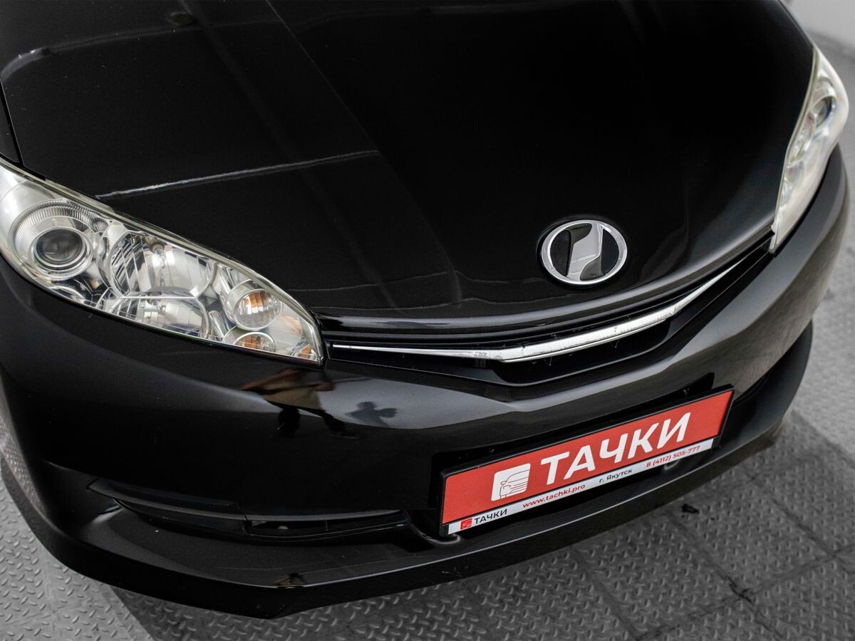 Toyota Wish 2015 - фото автомобиля