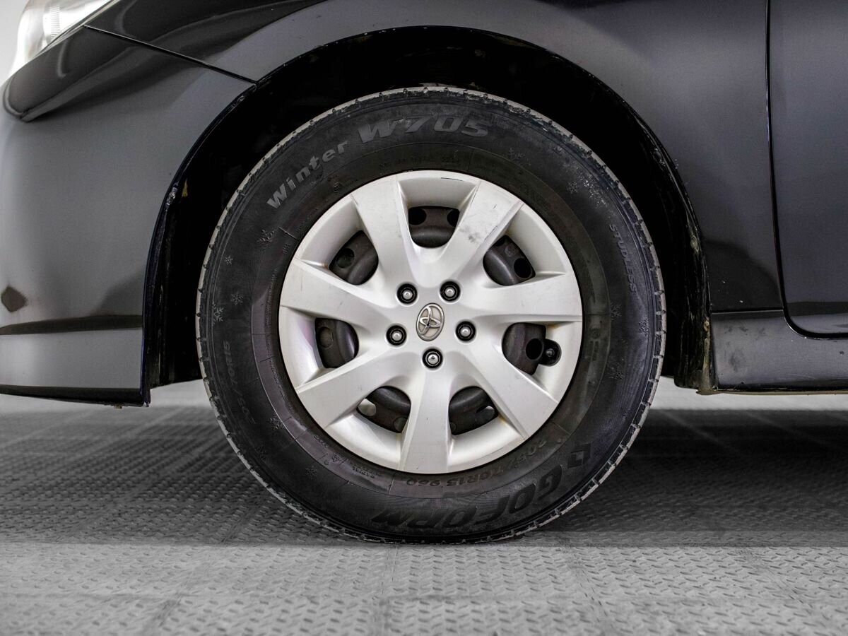 Toyota Wish 2015 - фото автомобиля
