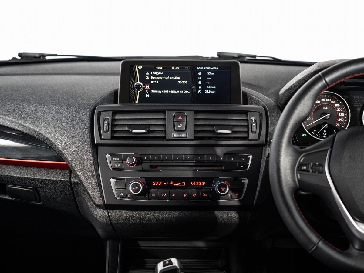 BMW 1-Series 2011 - фото автомобиля