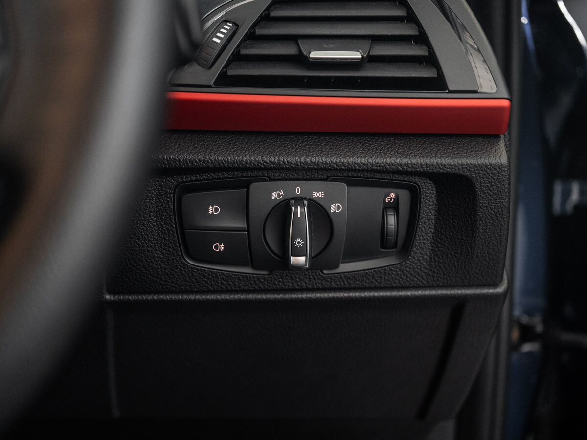 BMW 1-Series 2011 - фото автомобиля