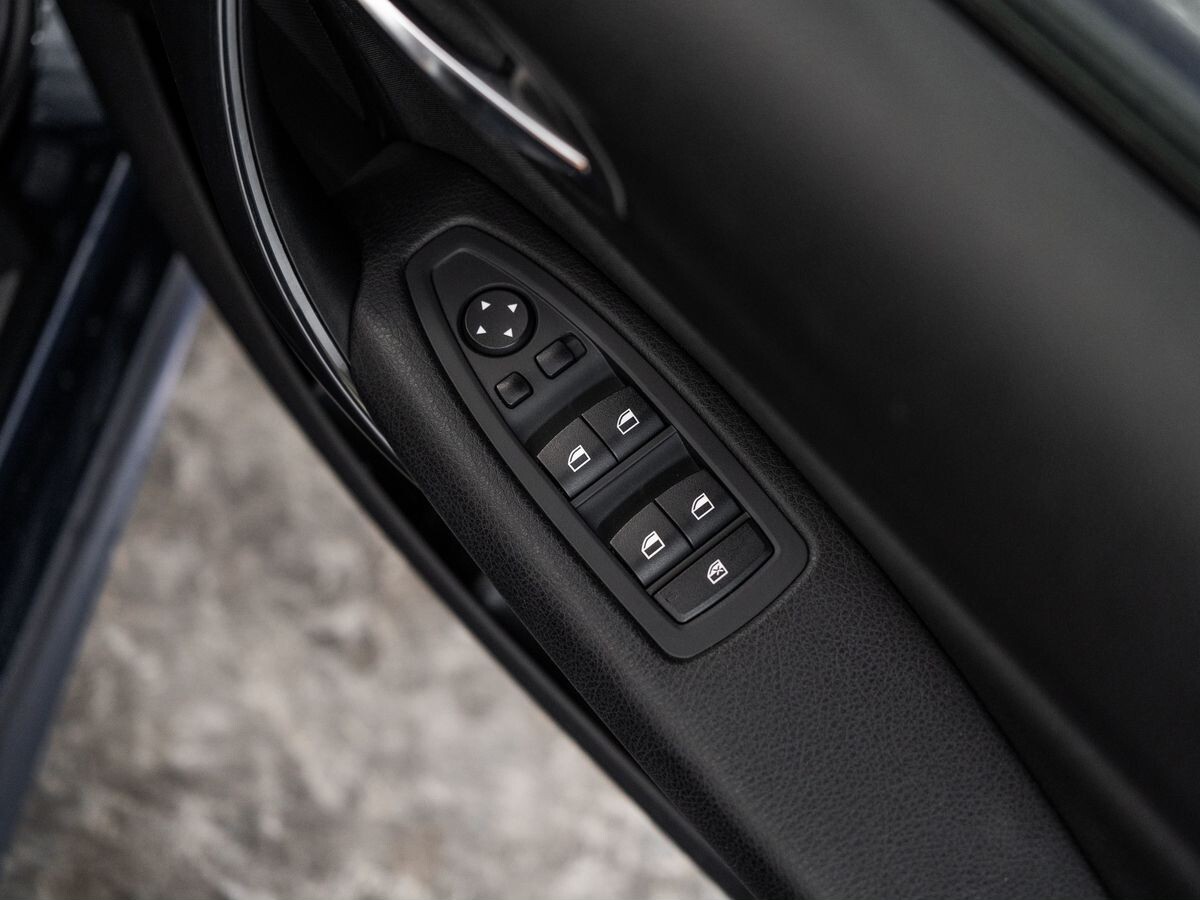 BMW 1-Series 2011 - фото автомобиля
