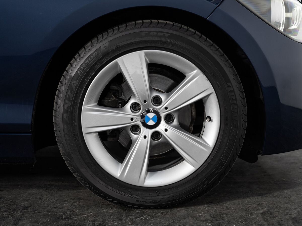 BMW 1-Series 2011 - фото автомобиля