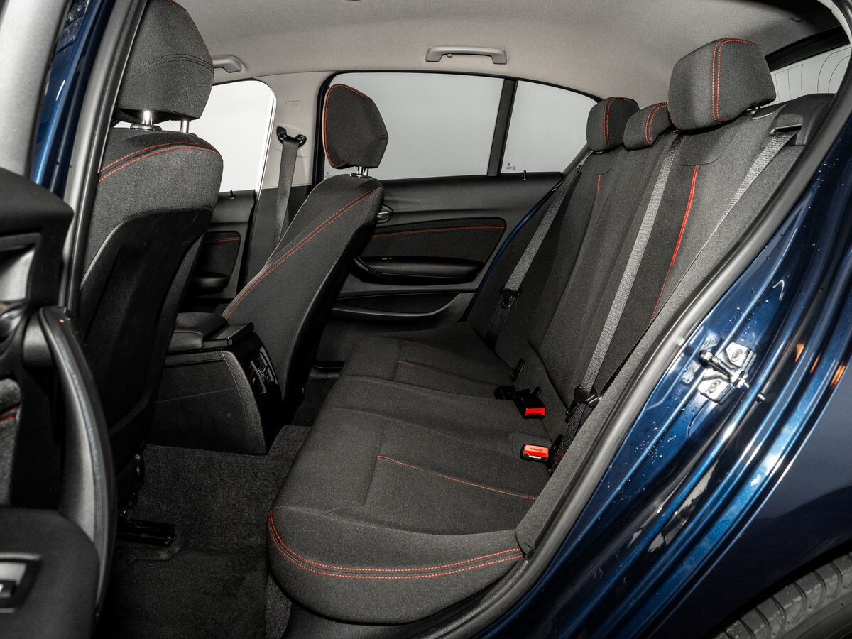 BMW 1-Series 2011 - фото автомобиля
