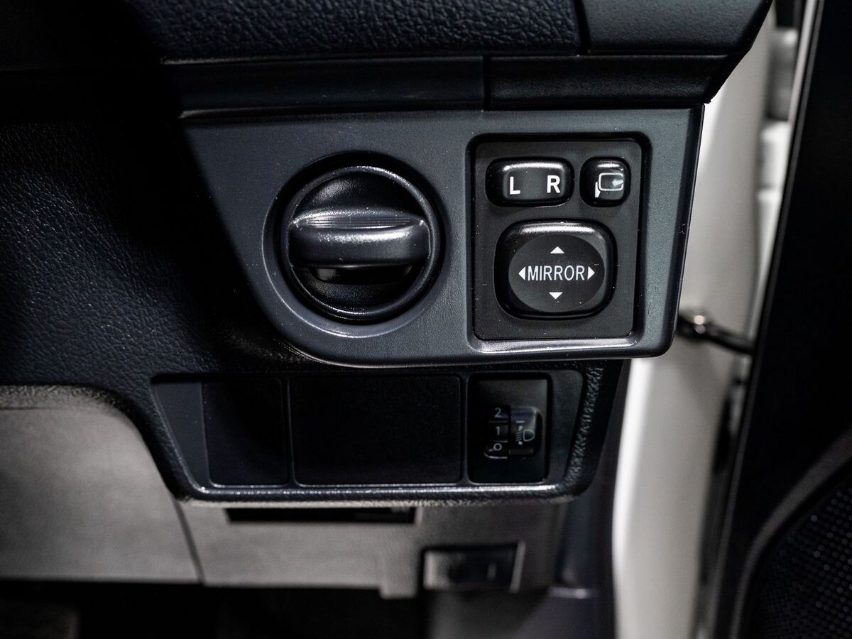 Toyota Corolla Fielder 2015 - фото автомобиля