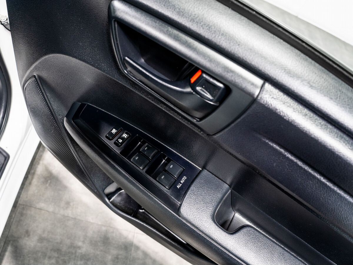 Toyota Corolla Fielder 2015 - фото автомобиля
