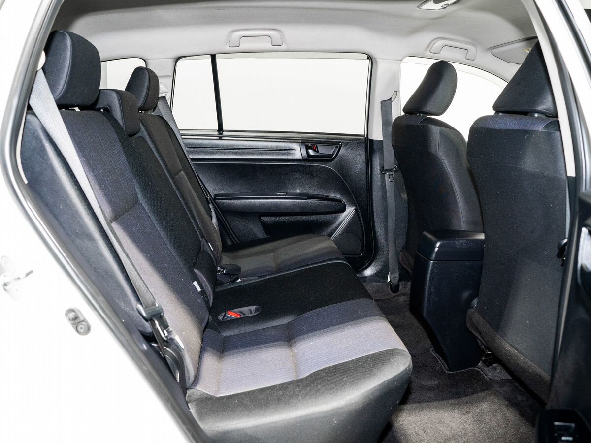 Toyota Corolla Fielder 2015 - фото автомобиля