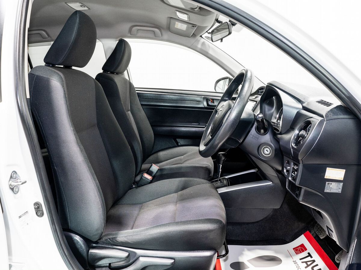 Toyota Corolla Fielder 2015 - фото автомобиля