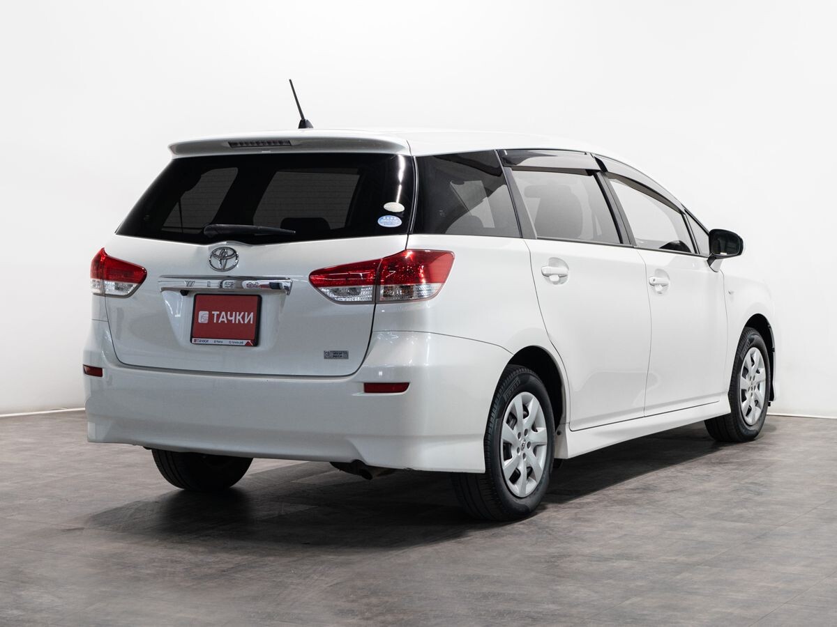 Toyota Wish 2010 - фото автомобиля
