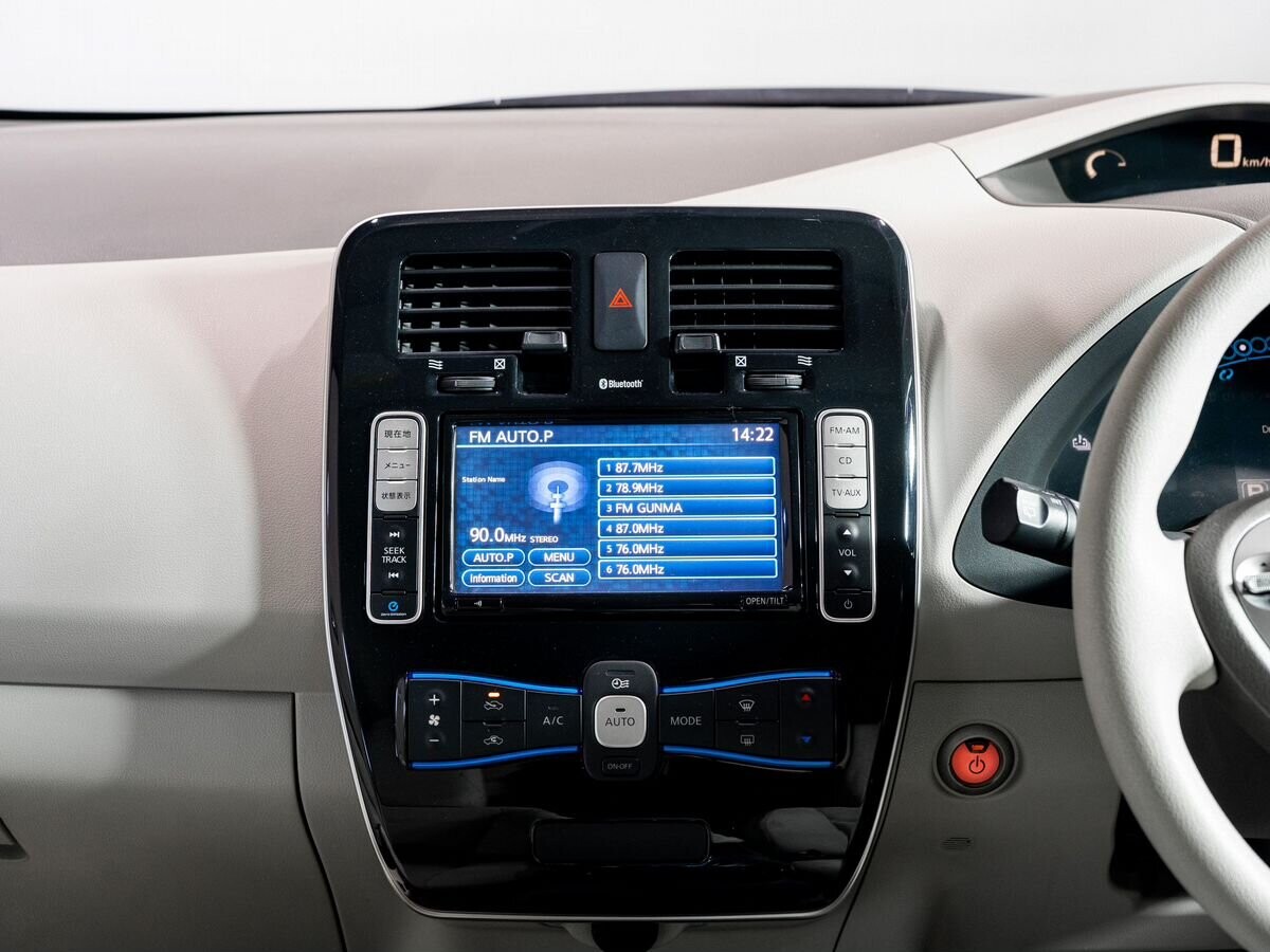 Nissan Leaf 2011 - фото автомобиля