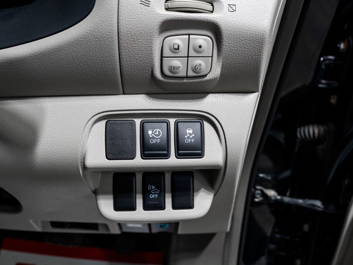 Nissan Leaf 2011 - фото автомобиля