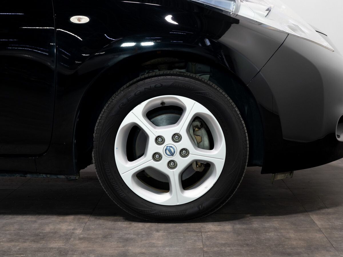 Nissan Leaf 2011 - фото автомобиля
