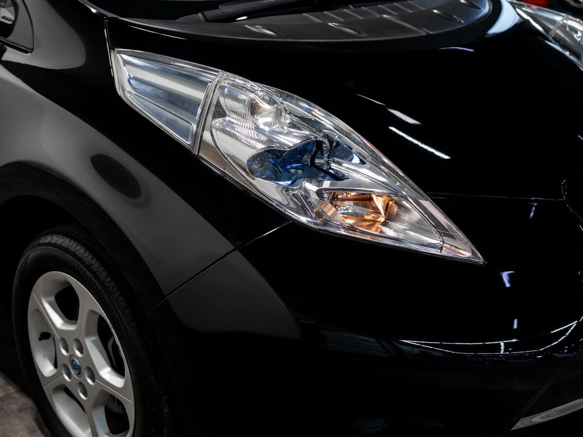 Nissan Leaf 2011 - фото автомобиля