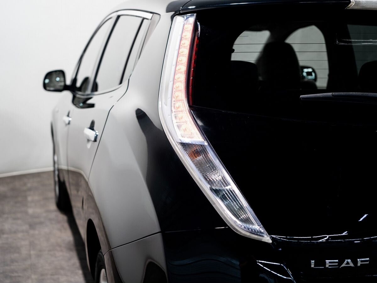 Nissan Leaf 2011 - фото автомобиля