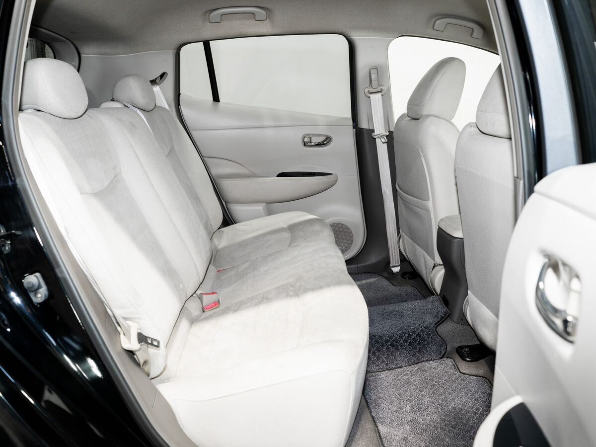 Nissan Leaf 2011 - фото автомобиля