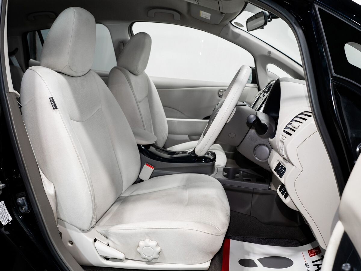Nissan Leaf 2011 - фото автомобиля