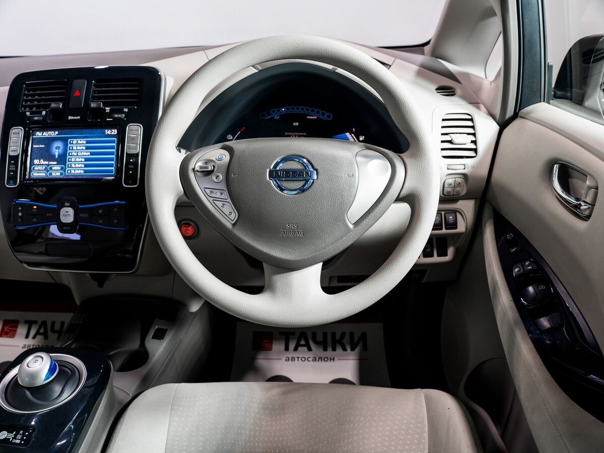Nissan Leaf 2011 - фото автомобиля