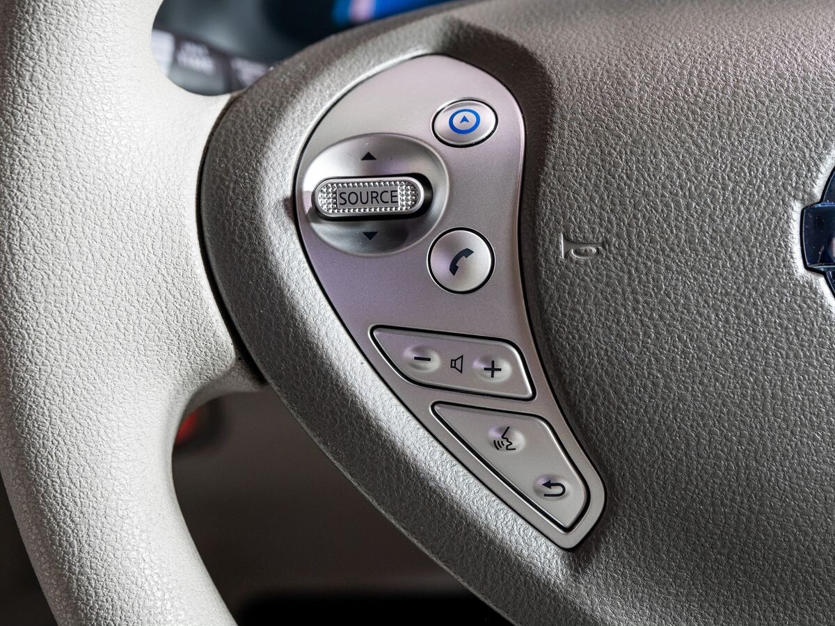 Nissan Leaf 2011 - фото автомобиля