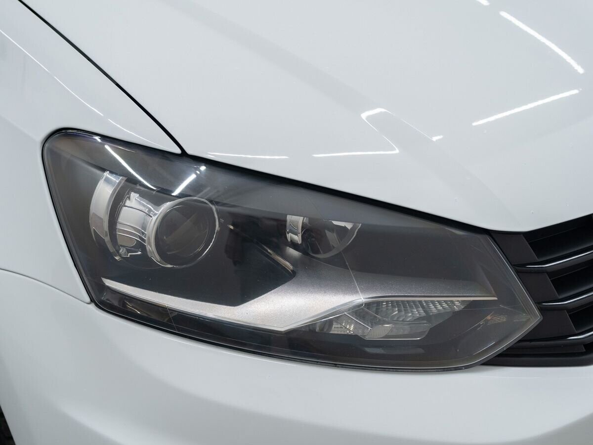 Volkswagen Polo 2016 - фото автомобиля