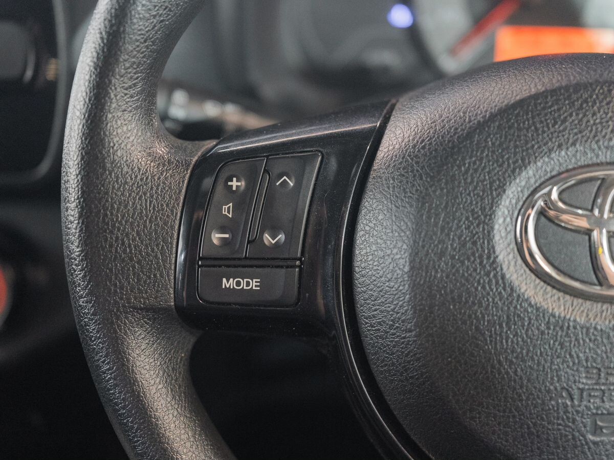 Toyota Vitz 2018 - фото автомобиля
