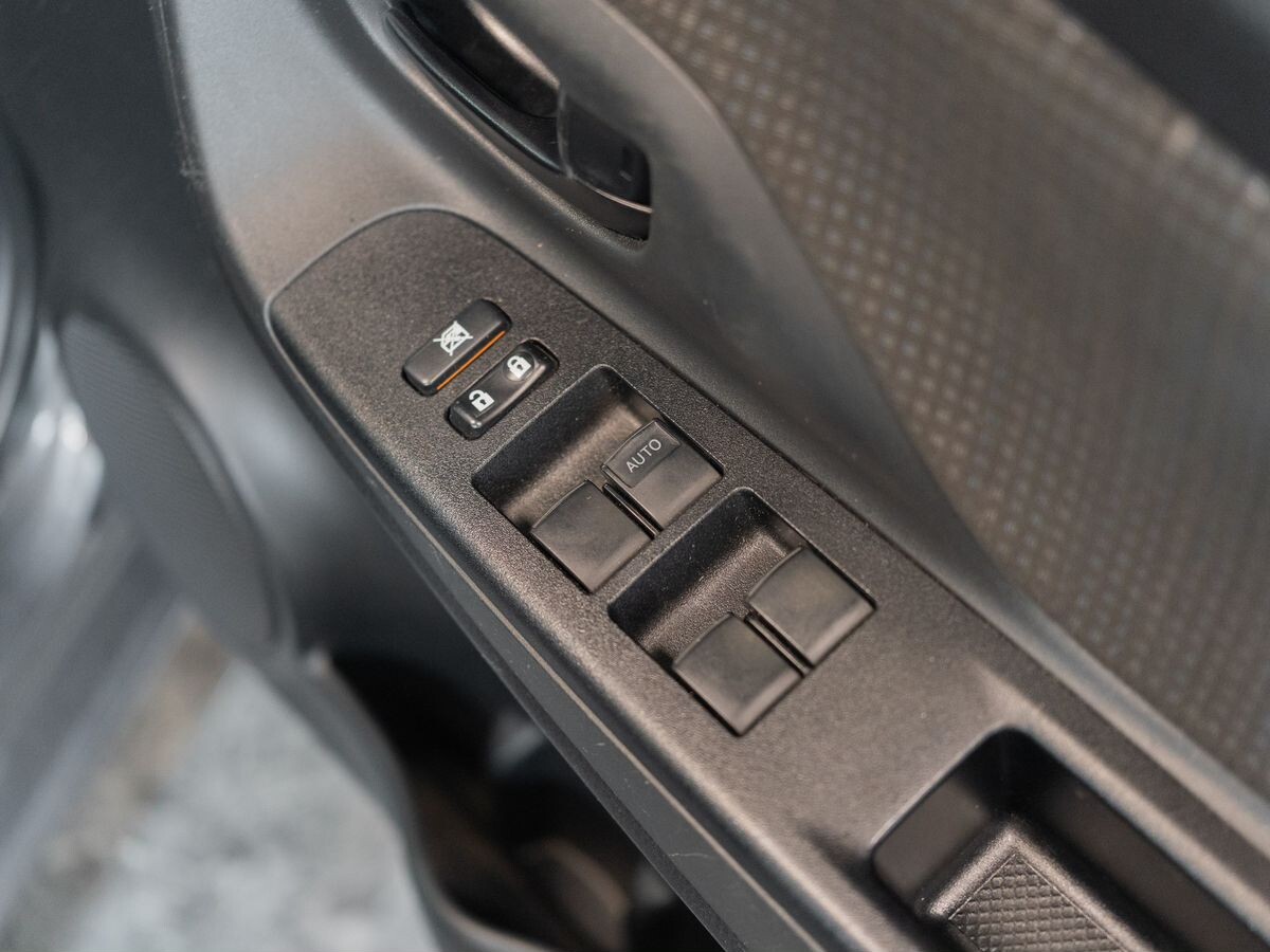 Toyota Vitz 2018 - фото автомобиля