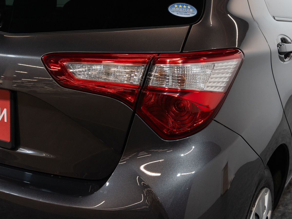 Toyota Vitz 2018 - фото автомобиля