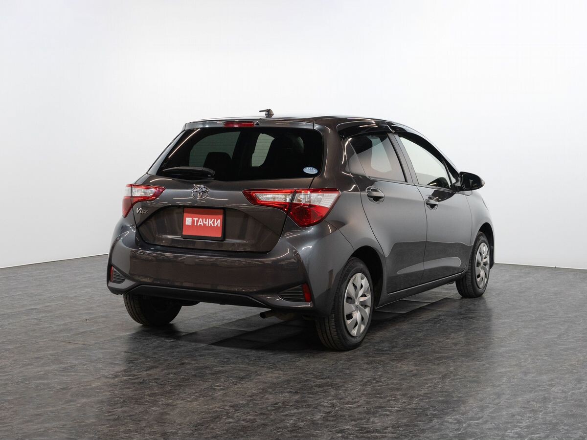 Toyota Vitz 2018 - фото автомобиля