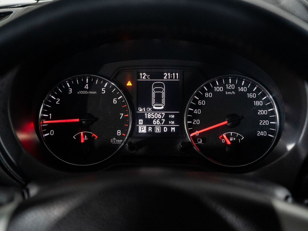 Nissan X-Trail 2011 - фото автомобиля