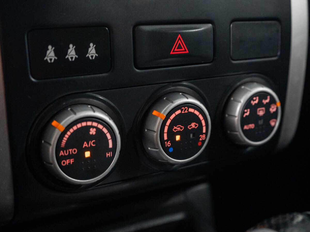 Nissan X-Trail 2011 - фото автомобиля