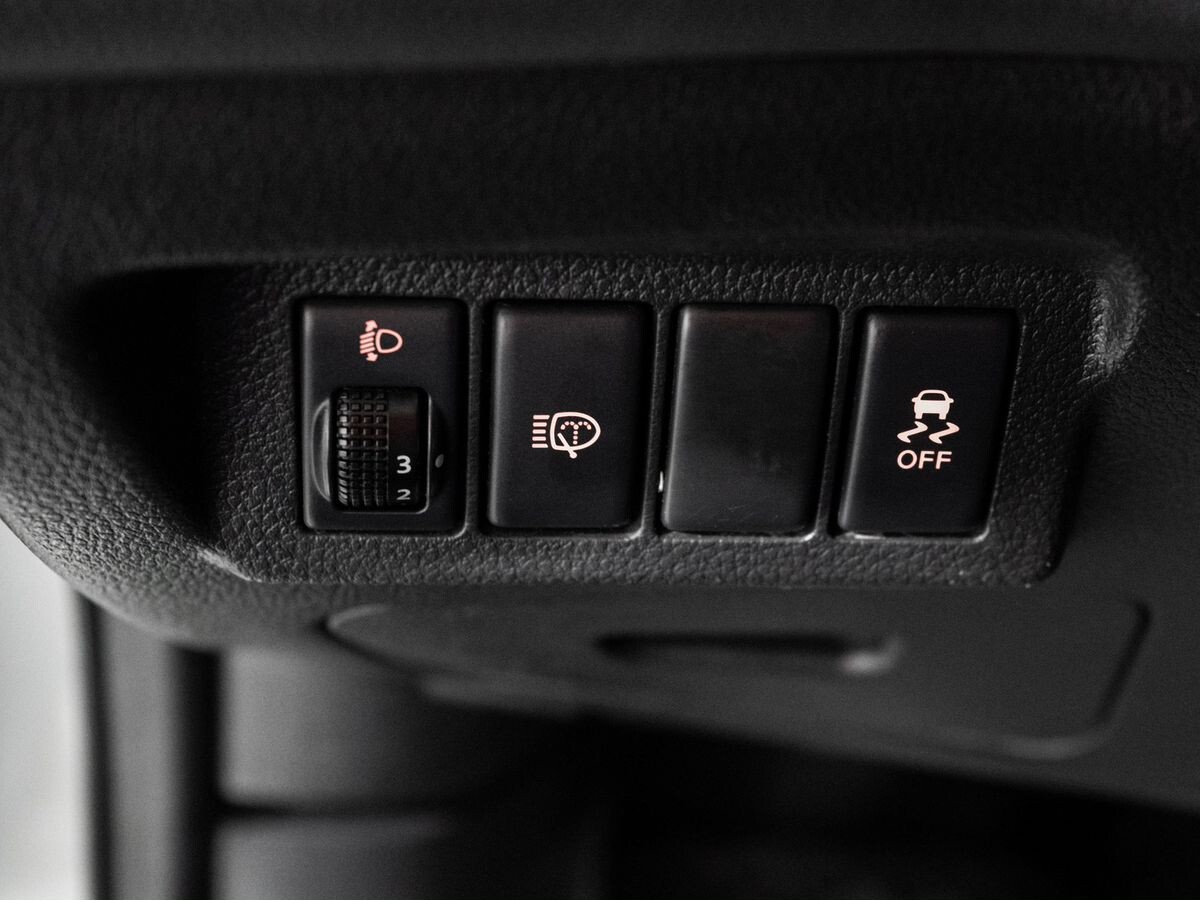 Nissan X-Trail 2011 - фото автомобиля