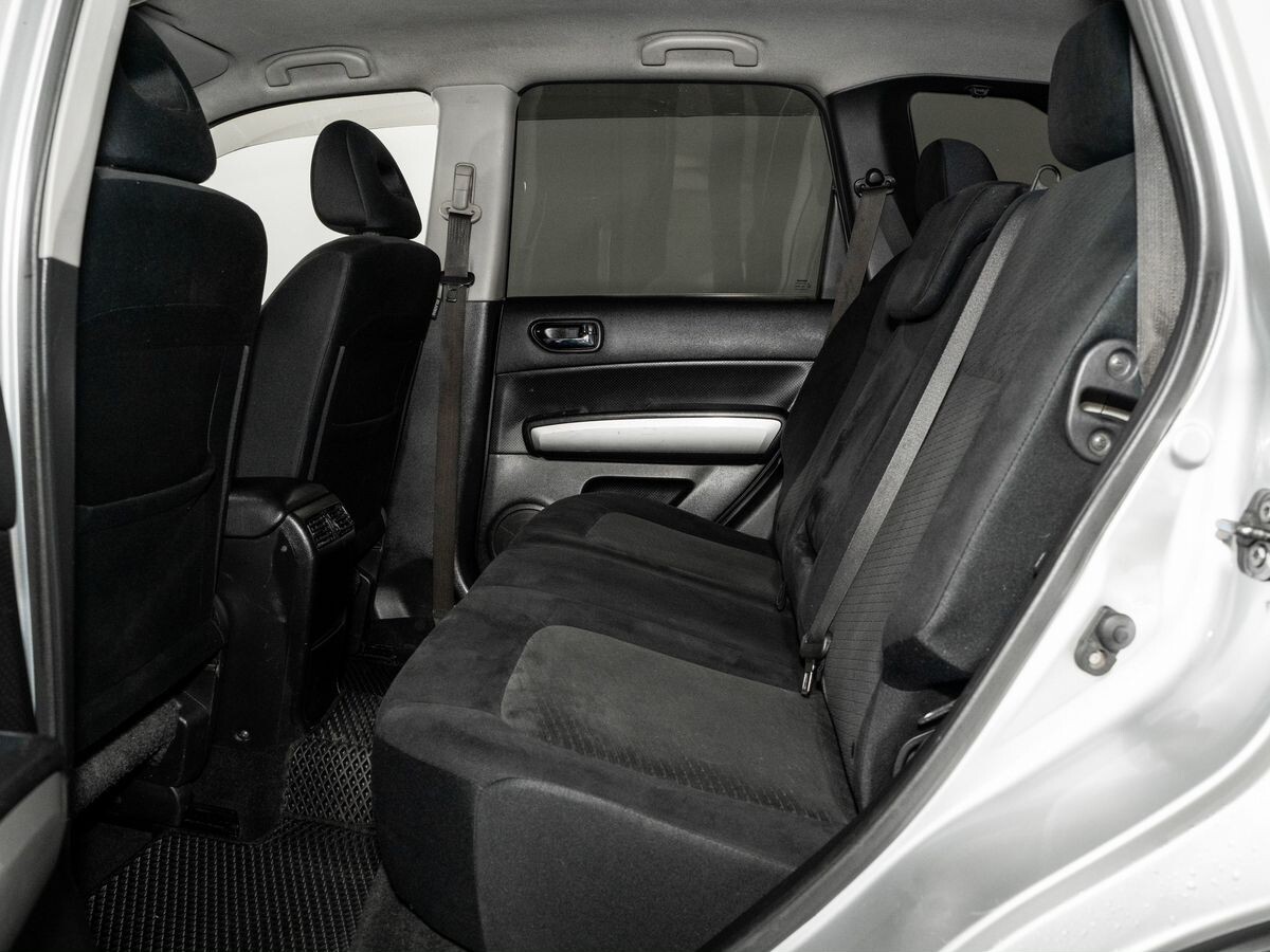Nissan X-Trail 2011 - фото автомобиля