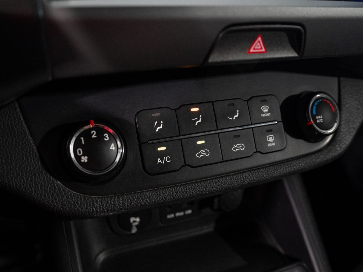 Kia Sportage 2011 - фото автомобиля