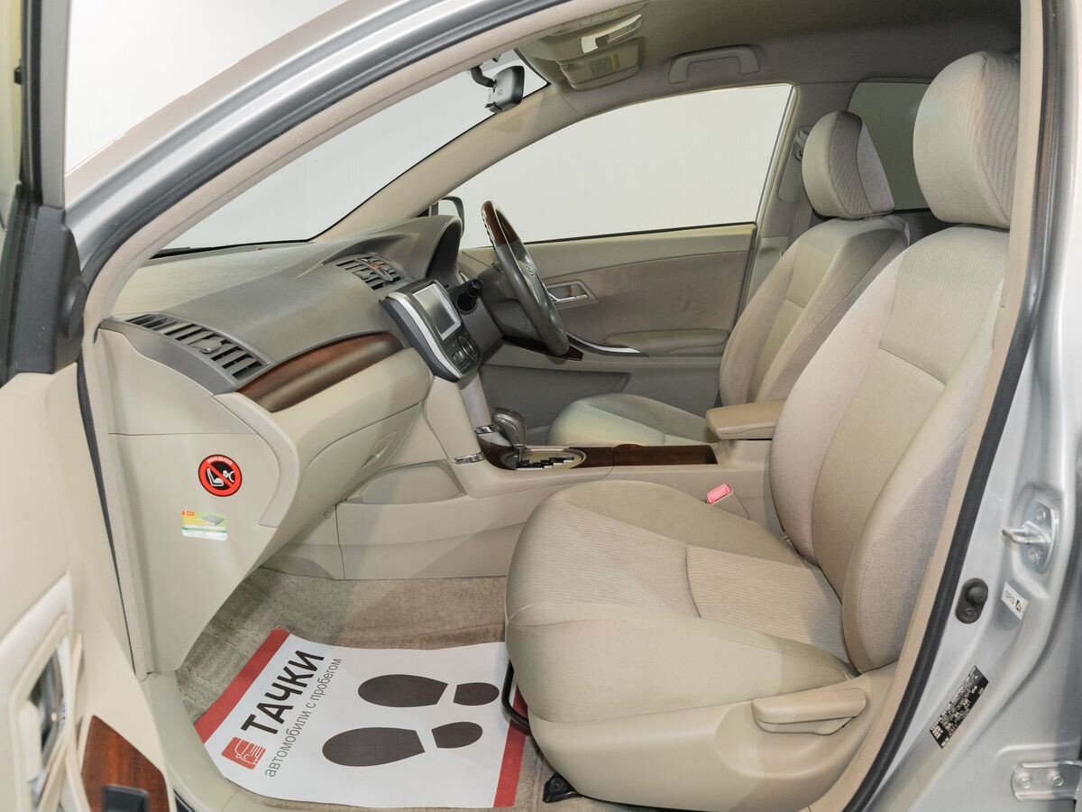 Toyota Premio 2012 - фото автомобиля