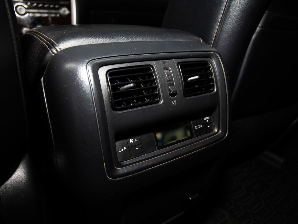 Nissan Pathfinder 2015 - фото автомобиля