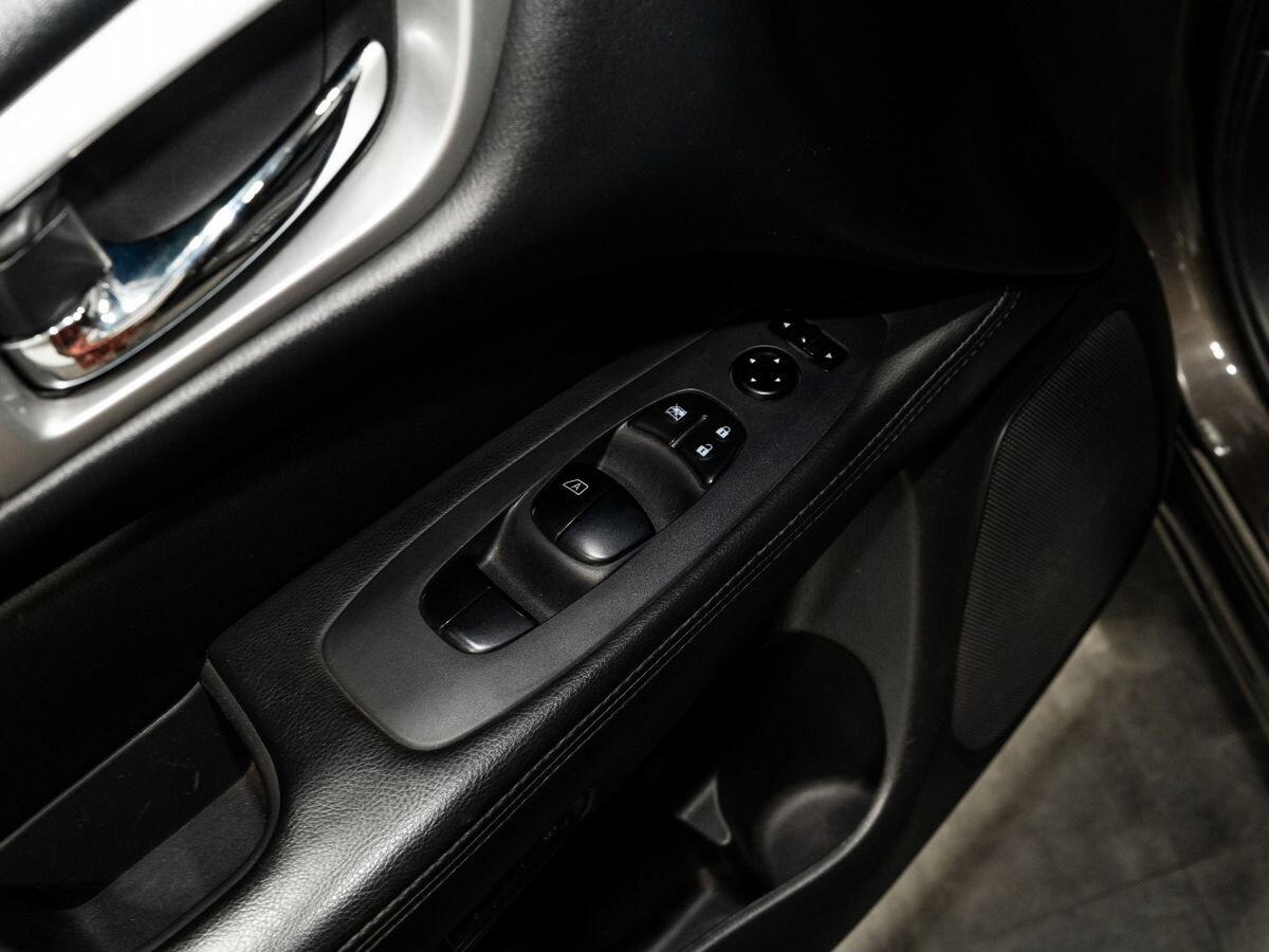 Nissan Pathfinder 2015 - фото автомобиля